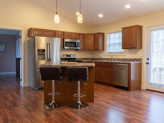 3rd image of 5522 Springridge Ln