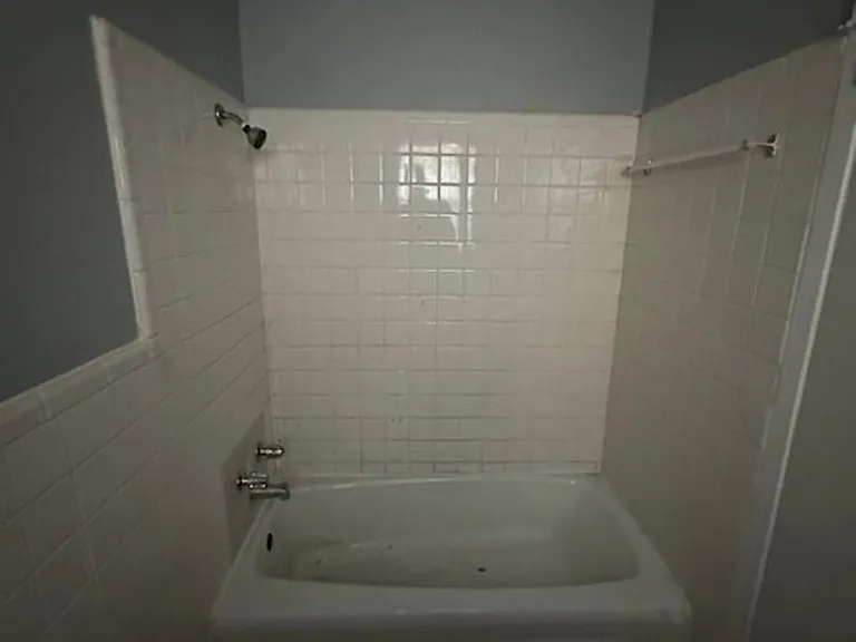 332 Waters St — Photo 4