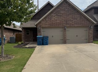 1709 SW Stonegrove Rd, Bentonville, AR 72713