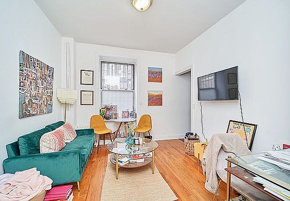 2nd image of 309 5th St #B
