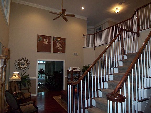 Foyer / Living Rm