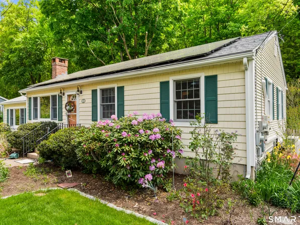 13 Canton Valley Circle, Canton, CT 06019