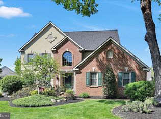 23 Greenbrier Ln, Willow Street, PA 17584