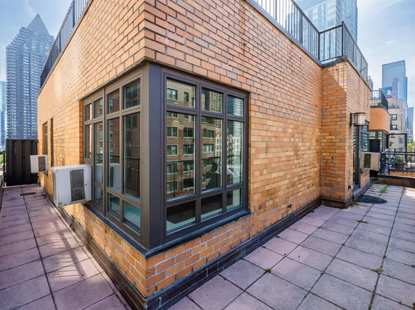 340 East 52nd Street image 7 of 9