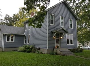 203 W John St, Forrest, IL 61741