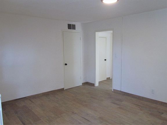 2nd image of 2725 E Adams St #A