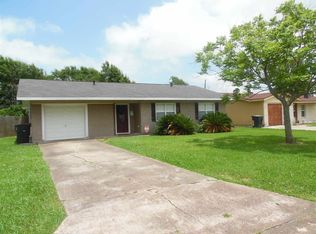 2710 Oleander Ln, Groves, TX 77619