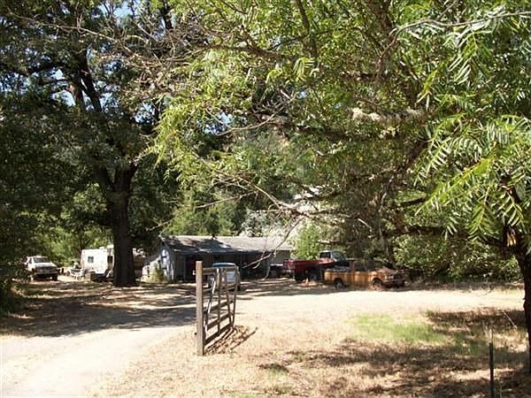 1st image of 221 Crestview Dr