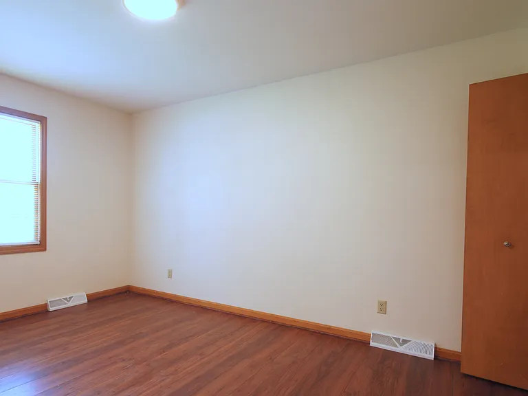 7666 Gourley Ln — Photo 15