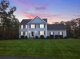 15 Linda Way, Bellingham, MA 02019