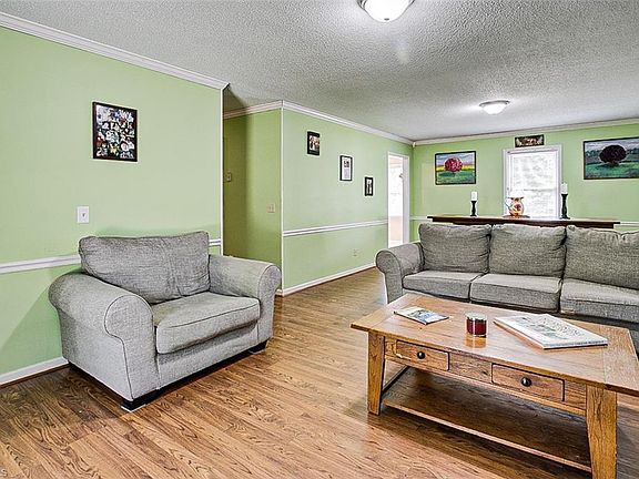 5th image of 734 Cheddington Dr