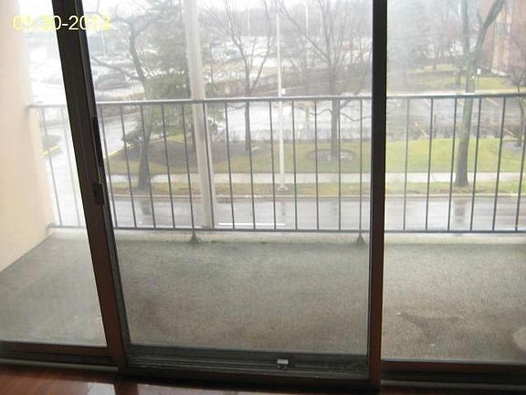 4th image of 4838 W Howard St #302