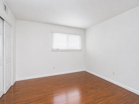 4th image of 146 Queen St Floor 2