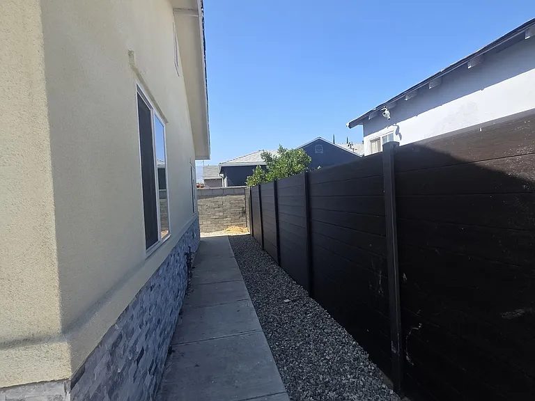 Cedar St — Photo 3