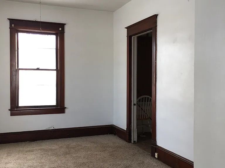 319 N 4th St — Photo 3