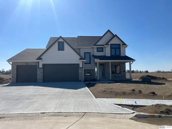 2207 N 22nd Cir, Ashland, NE 68003