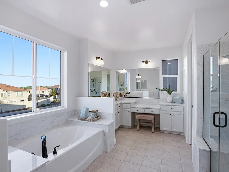 2525 Modena Dr — Photo 9