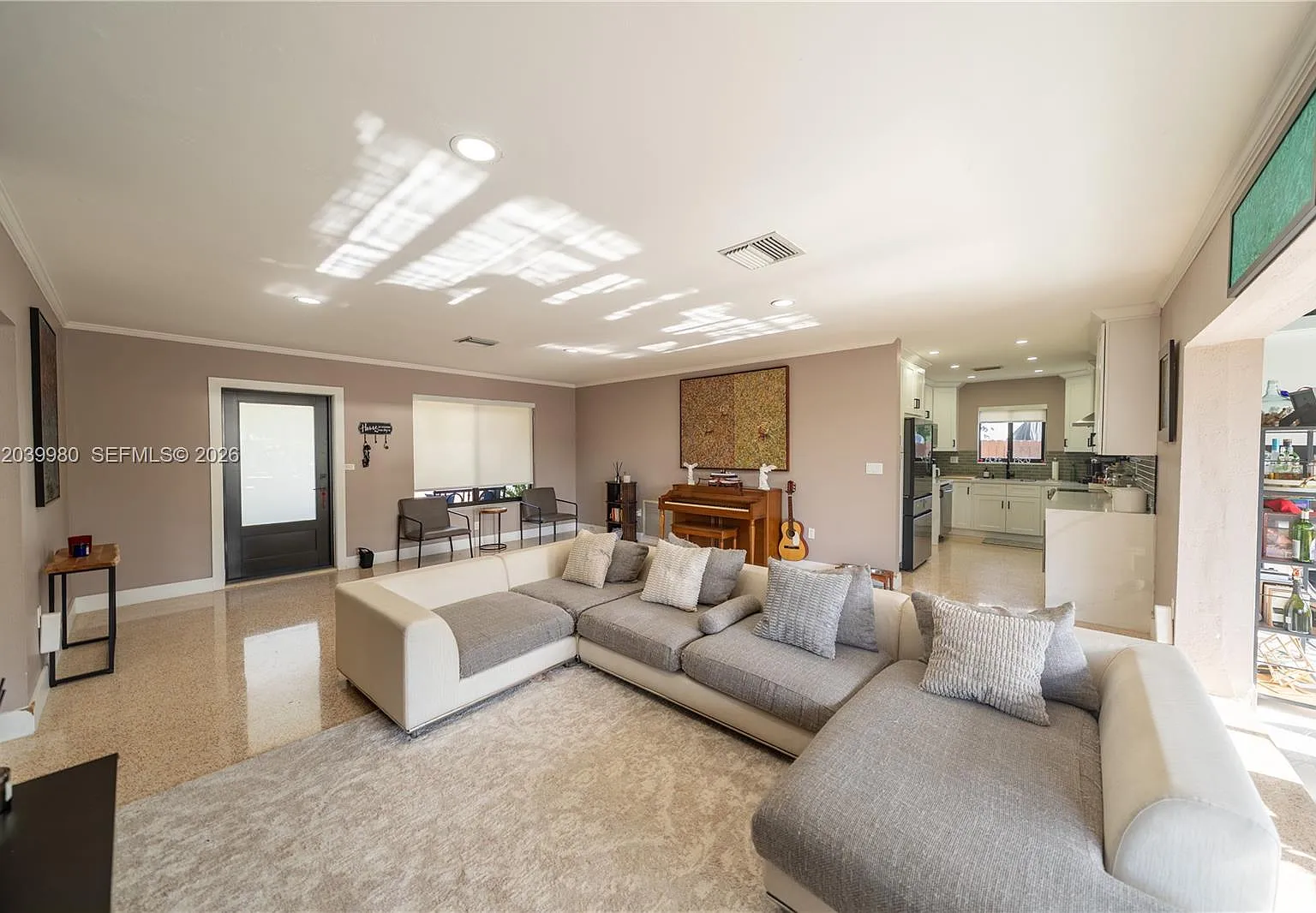 4 bed, 4.0 bath, $6,000 — Photo 4