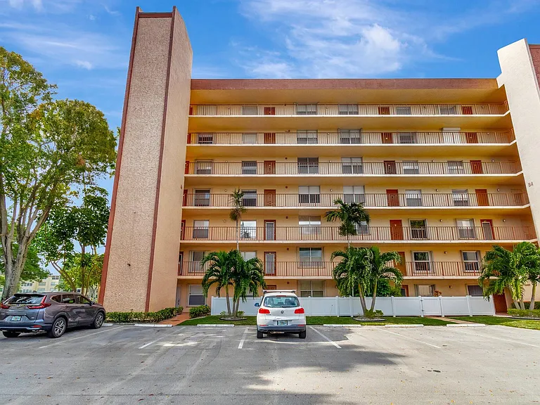 14623 Bonaire Blvd #502 — Photo 24
