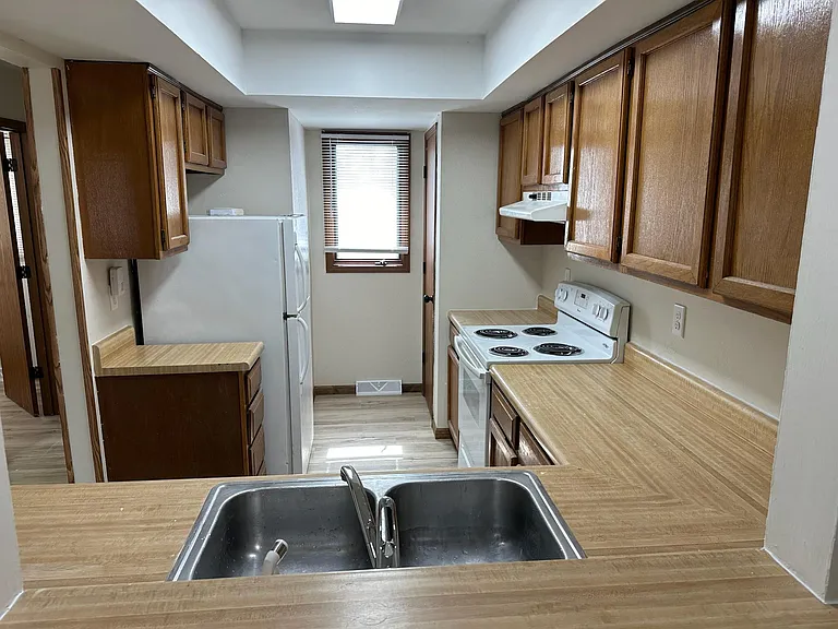 303 Foxfire Dr — Photo 4