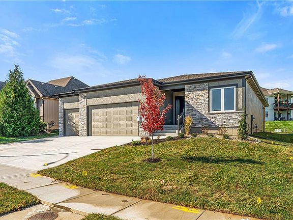 3rd image of 4088 NE Timberlake Dr