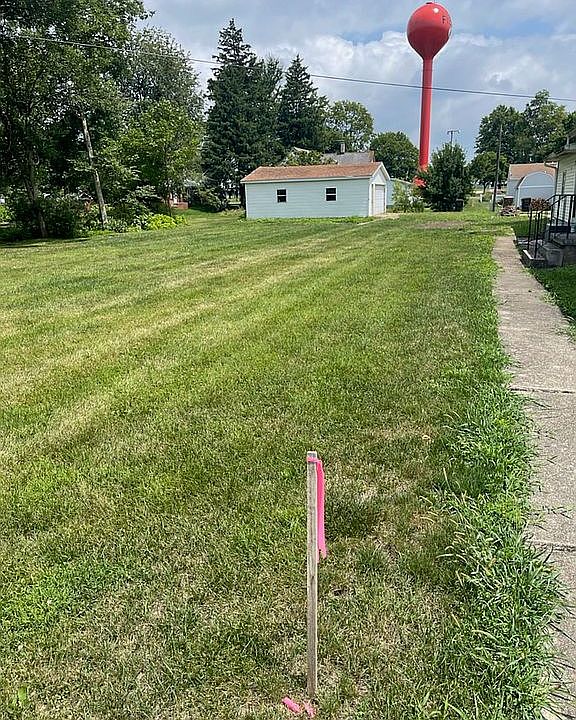 2nd image of 204 S 1st St