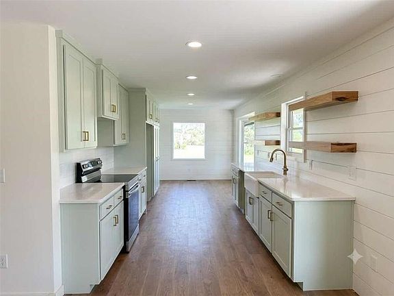 2nd image of 40107 E Lorenze Rd