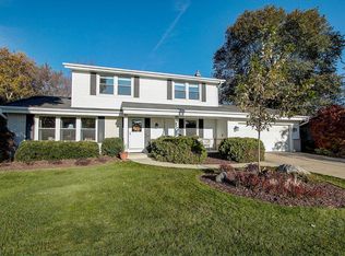 15100 W Harcove Dr, New Berlin, WI 53151
