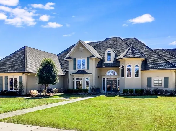 114 Canaan Dr, Lafayette, LA 70508