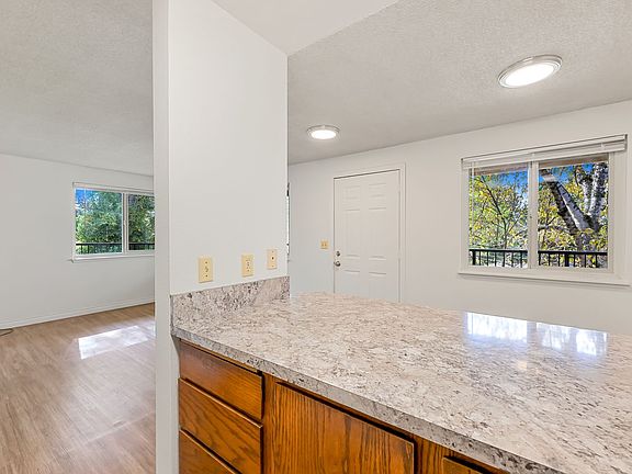 5th image of 1212 Nevada St #1