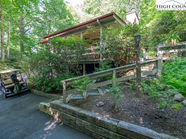 307 Lakeview Road, Newland, NC 28657