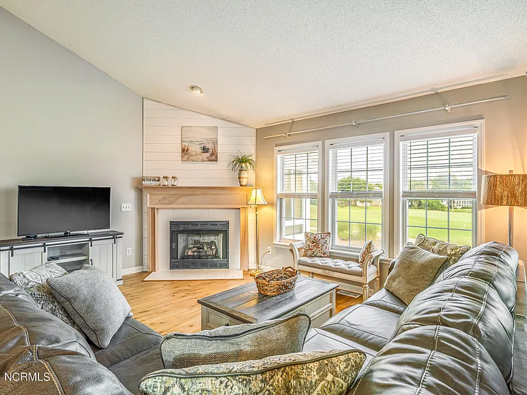 3145 Lakeside Commons Dr SE #1 — Photo 6