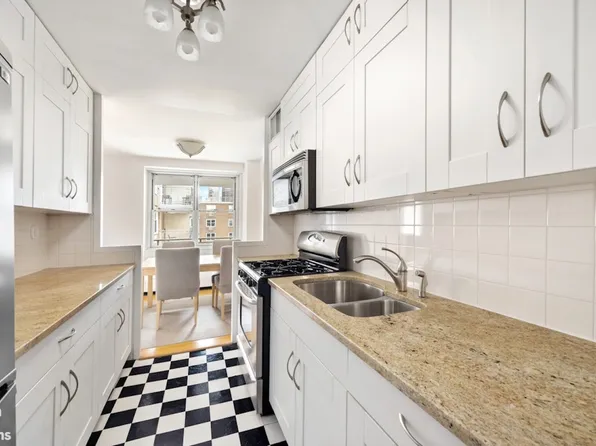 303 West 66th Street image 6 of 10