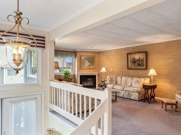 42 Brittania Cir UNIT 42, Salem, MA 01970