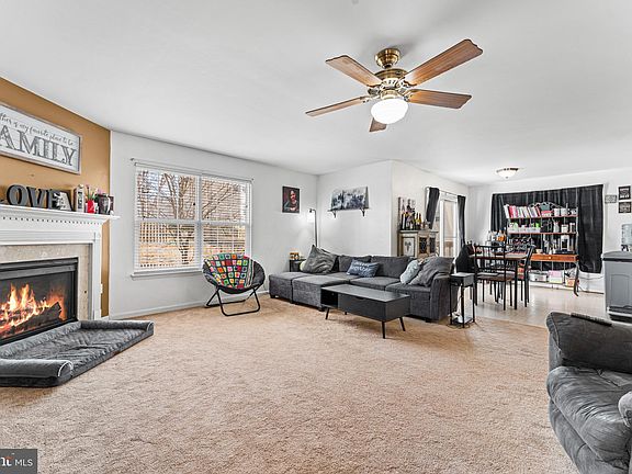 2nd image of 2121 Peachtree Ct