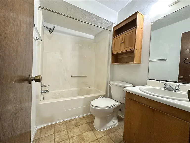 302 Calhoun Dr #2 — Photo 6