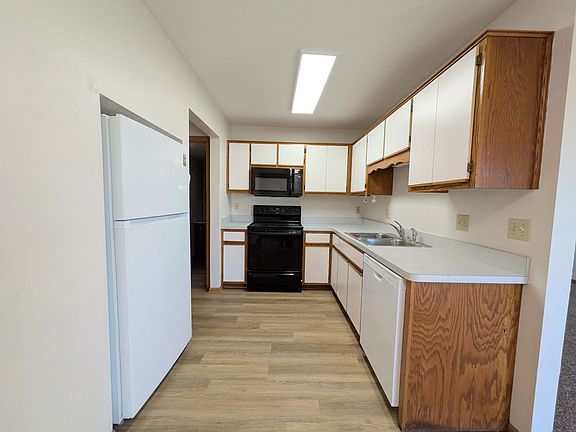 4th image of 1571 Girard Way