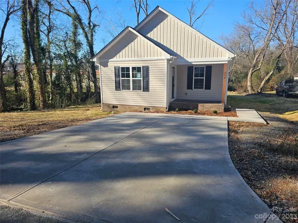390 Lizzie Ct NW, Concord, NC 28027
