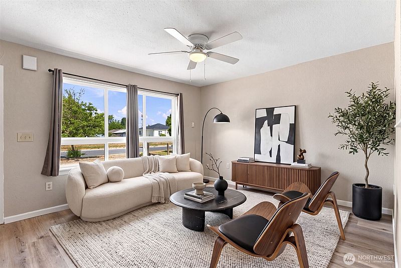 4th image of 1016 E 61st Street