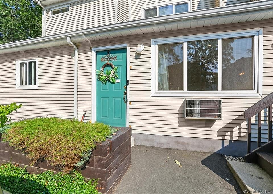 1st image of 30 Elmcroft Rd APT 2