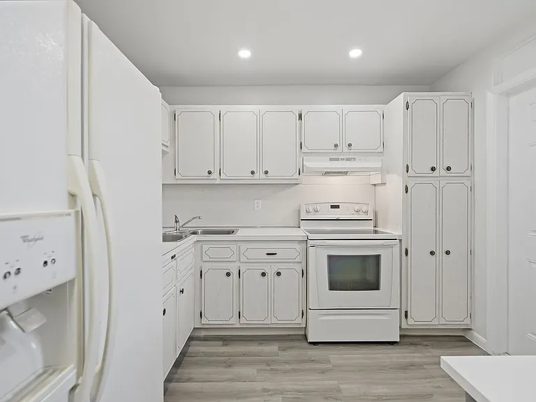 5335 NW 10th Ct #206 — Photo 23