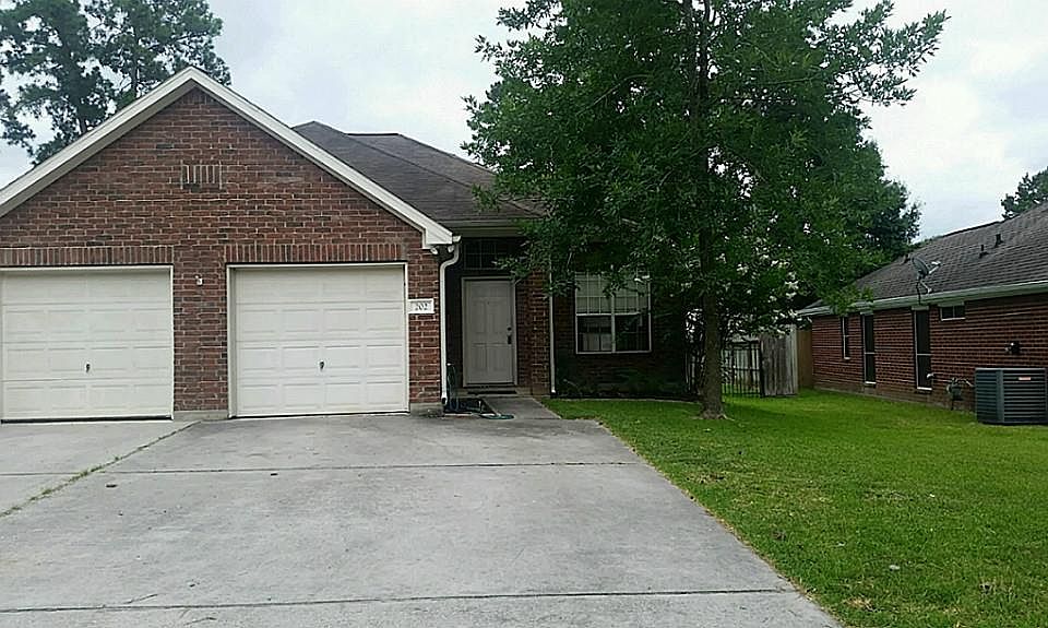 1st image of 202 Canterbury Dr