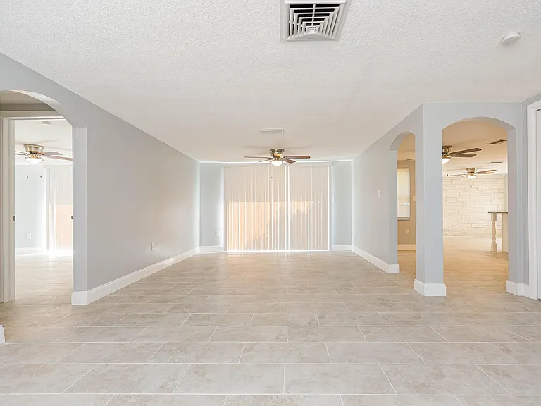 9016 Hunt Club Ln — Photo 8
