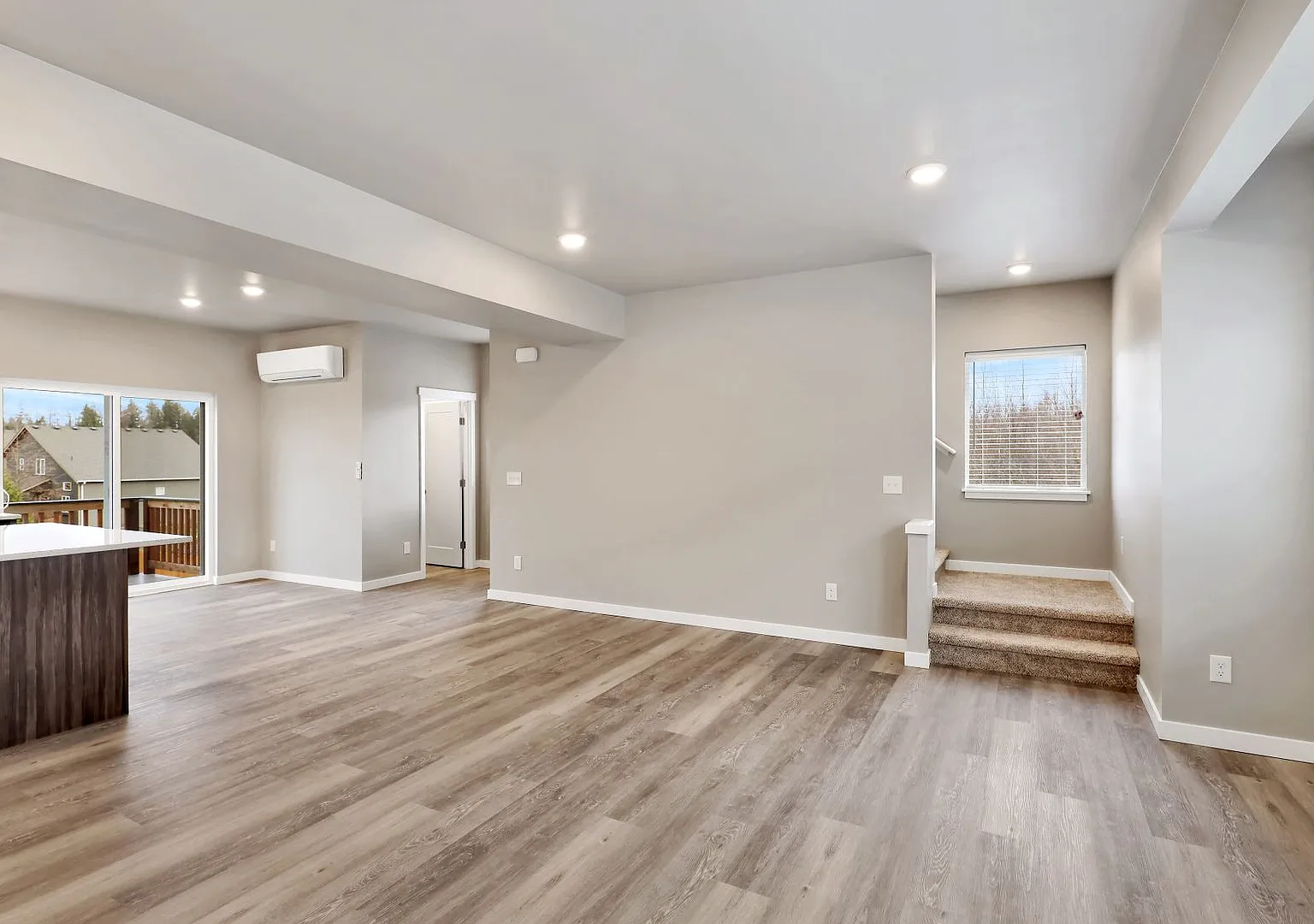 1848 Eastgate Loop — Photo 4