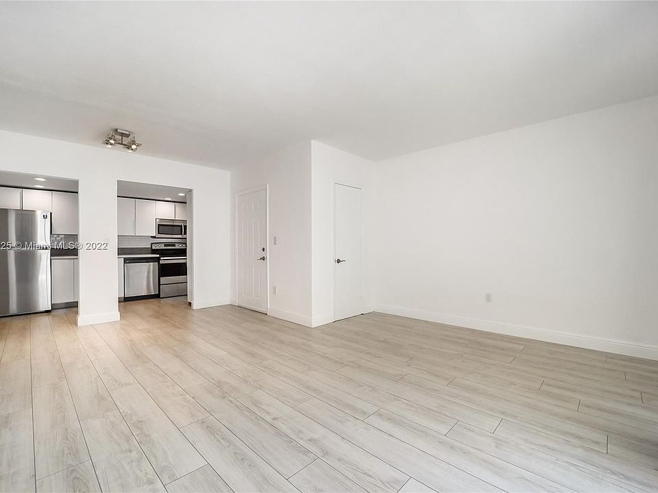 1st image of 290 Sunrise Dr #2-A