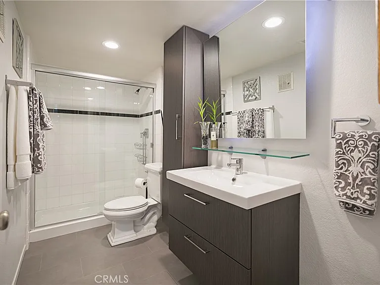 28 Corniche Dr #G — Photo 15