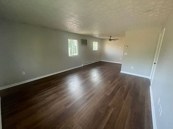 3rd image of 518 Cherry Hill Dr APT D