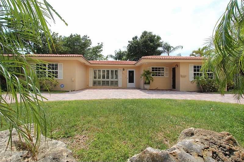 1st image of 1211 Hibiscus Ave