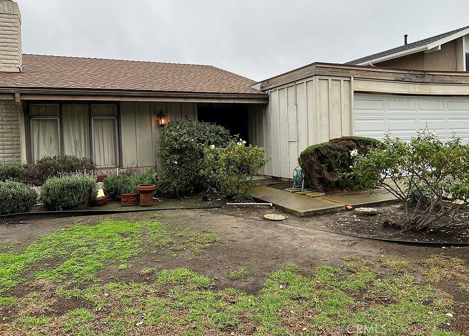 1st image of 634 Calle Vicente