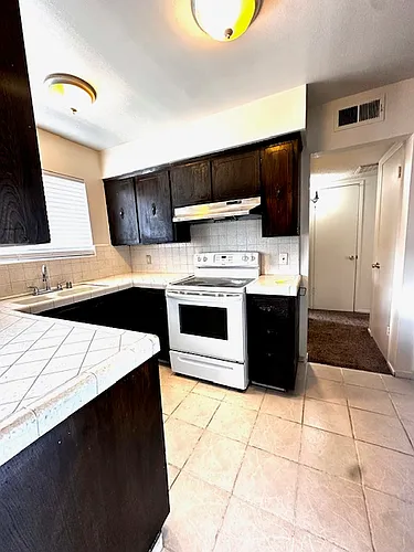 1528 E Garland Ave Photo 1